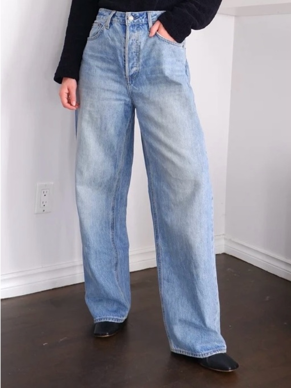 Aritzia Denim Forum Mia Curve Jeans 30